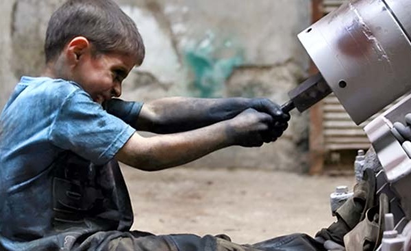 La relation entre revenus insuffisants des adultes, vulnérabilité économique et persistance du travail des enfants, en débat à Marrakech