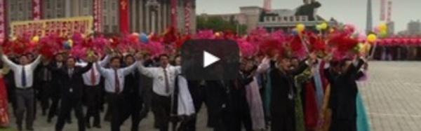 Corée du Nord: Kim préside un défilé géant à Pyongyang