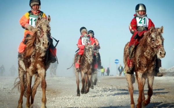En Mongolie, le rêve des enfants-jockeys peut tourner au cauchemar