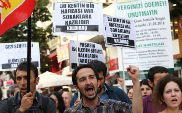 Arrestations et rassemblements interdits pour l'anniversaire de la fronde anti-Erdogan