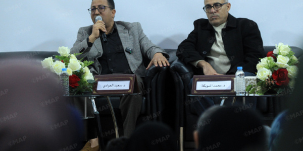 Rencontre à Marrakech pour mettre en lumière l’expérience de Mohamed Chouika dans la nouvelle et le cinéma