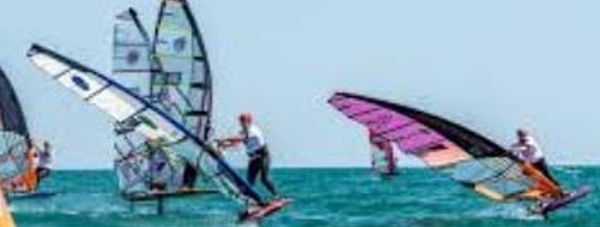 Remise des prix aux vainqueurs du 4ème Championnat International "Wave Classic Moulay" de Windsurf