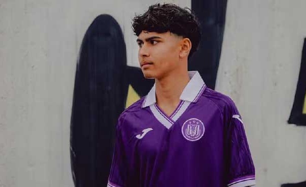 Le jeune espoir marocain Salim Ben Ali signe son premier contrat professionnel avec Anderlecht