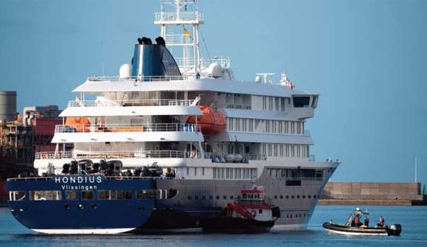 Débarquement chaotique à Tenerife des passagers du navire de croisière MV Hondius