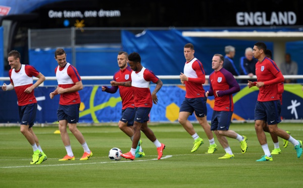 L'Angleterre se lance  à l'assaut  de la Russie