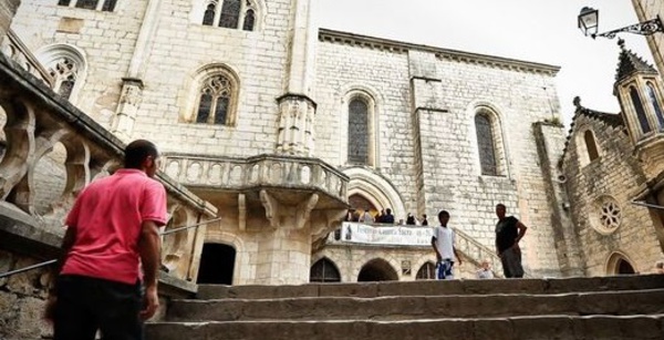 La longue histoire du pot de terre gallois face au pot de fer anglais