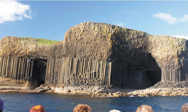 Les destinations les plus spectaculaires du monde : La grotte de Fingal - Ecosse