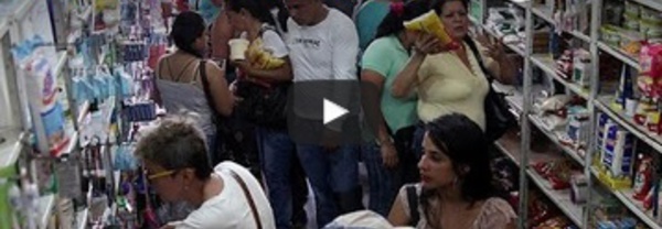 Des milliers de Venezueliens se ruent en Colombie pour faire leurs courses