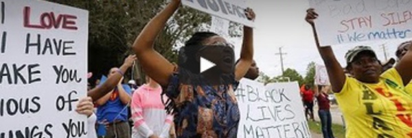 "Ne tirez pas" : les manifestations contre la police se poursuivent aux Etats-Unis