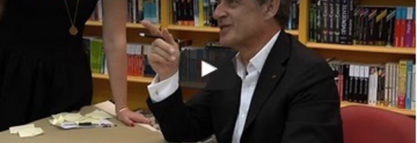 Nicolas Sarkozy ironise sur le "bon coiffeur" de François Hollande