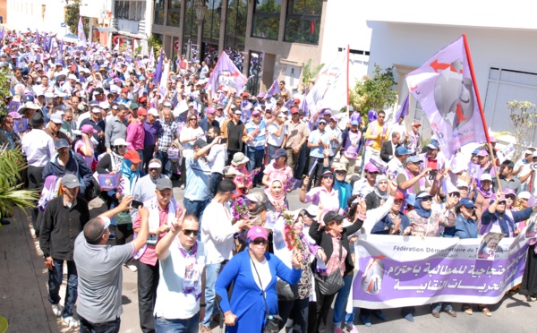 Sit-in de la FDT devant le Parlement
