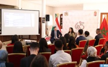 Echange enrichissant entre des jeunes étudiants marocains et l'ambassadeur de Hongrie