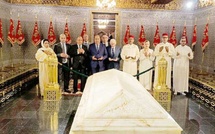 Une délégation ittihadie se recueille sur les tombes des regrettés Souverains, Feu Mohammed V et Feu Hassan II