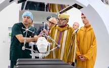 Sa Majesté le Roi inaugure le Complexe hospitalo-universitaire international Mohammed VI de Rabat et donne Ses Hautes Instructions pour la mise en service du CHU Mohammed VI d’Agadir