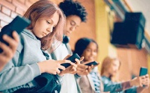 La France peut-elle réussir à encadrer l’accès des mineurs aux réseaux sociaux ?