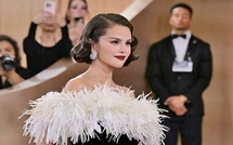 Des Golden Globes aux Grammys : Sobriété sur les tapis rouges, dans un monde sous tension